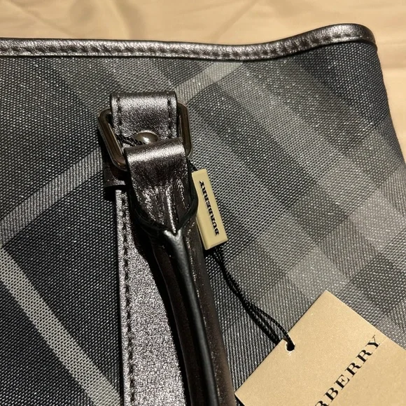Burberry Tote - Picture 2 of 7